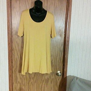 LulaRoe Tunic Shirt Size M (V)